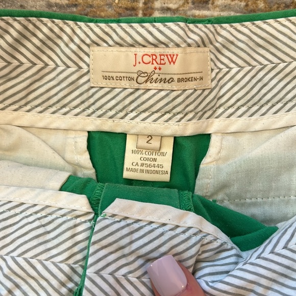 J.Crew green chino shorts. Size 2. - Picture 3 of 4